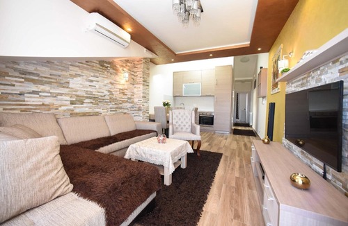Tomicici Apartment | Apartment with roof terrace