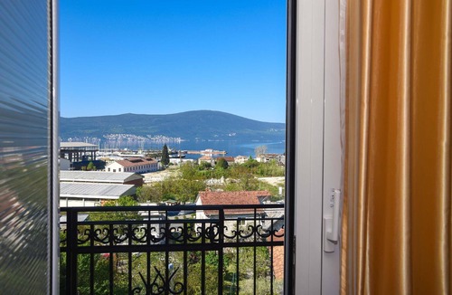 Tomicici Apartment | Apartment with roof terrace
