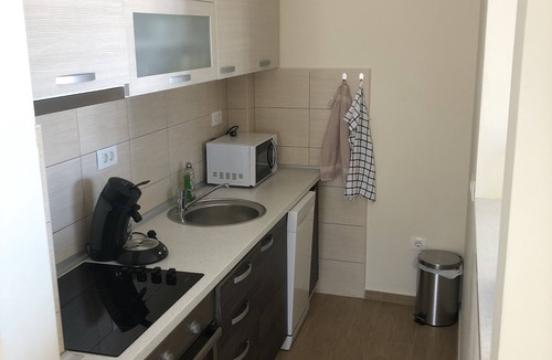 Dobra Voda Apartment | Apartment with sea view and 3-minute walk to the beach