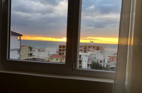 Dobra Voda Apartment | Apartment with sea view and 3-minute walk to the beach