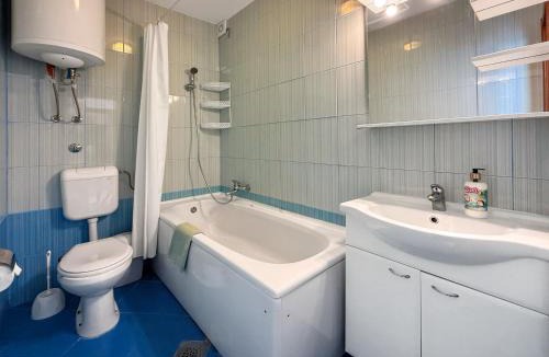 Bijela Apartment | Apartment with swimming pool Bijela