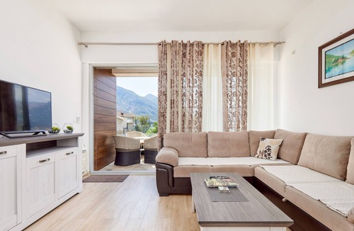 Dobrota Apartment | Apartment with view and pool