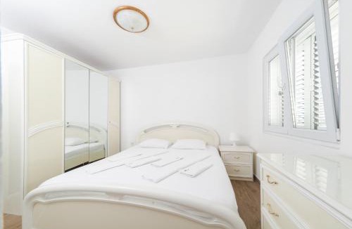 Velji Vinogradi Apartment | Apartment X Budva Boulevard