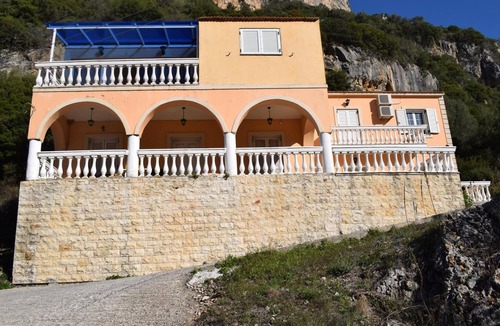 Doukades Apartment | Apartments Alexander Apartment with Sea View, Wi-Fi, and Air Conditioning