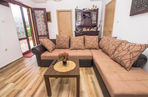 Dobrota Apartment | Apartments Beachfront