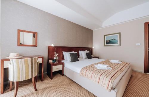 Petrovac Hotel | Apartments Del Mar