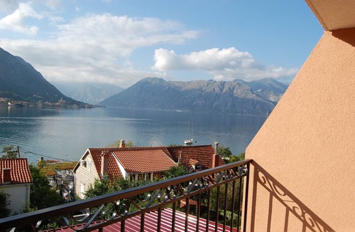 Dobrota Hotel | Apartments Dobrotski Dvori