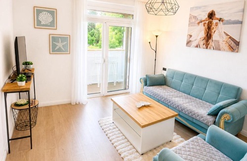 Virpazar Apartment | Apartments FLORA and boat cruising
