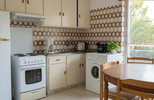 Kineta Apartment | Apartments in Kineta, Greece
