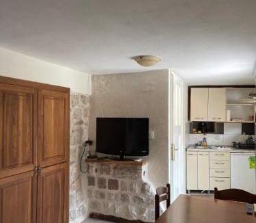 Risan Apartment | Apartments Lanmari