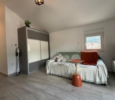 Velji Vinogradi Apartment | Apartments Lemar