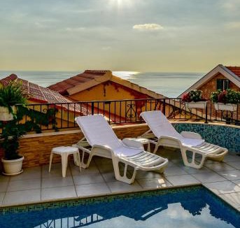 Sveti Stefan Apartment | Apartments Leut