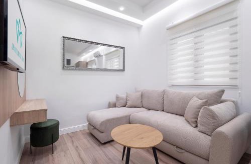 Maini House | Apartments Mary