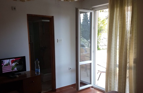 Risan House | Apartments Montenegro, comfortable, ideal for relaxing, wifi, sea, parking,