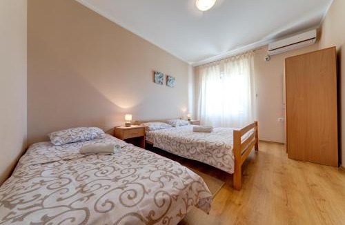 Mrcevac Apartment | Apartments Pelle