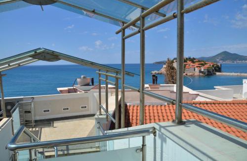 Sveti Stefan Apartment | Apartments Secret Garden