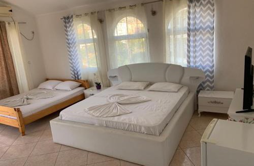 Gjerana House | Apartments Solmira