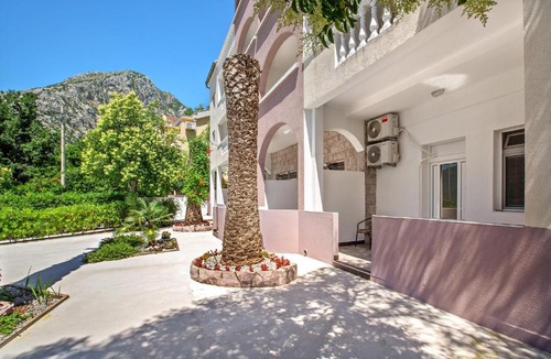 Orahovac Apartment | Apartments Villa Popovic