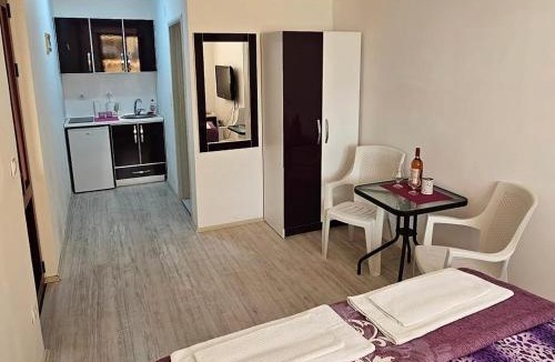 Dobra Voda House | Apartments Villa Royale