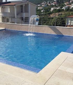 Dobra Voda House | Apartments Villa Royale