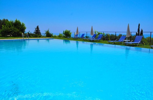 Sinarades Apartment | Apartments with pool "adonis"