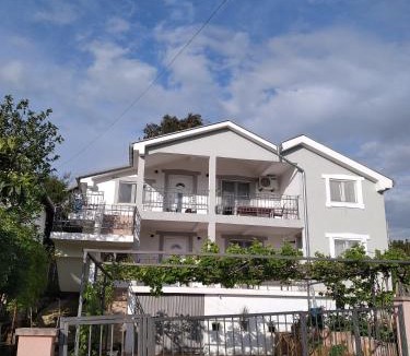 Dobra Voda Apartment | ApartToni