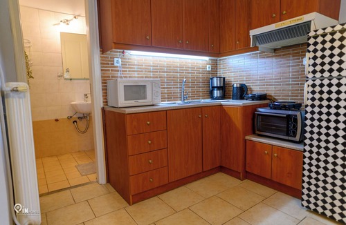Aigaleo Apartment | Aphrodite - Cozy & Bright Studio in Egaleo/Athens