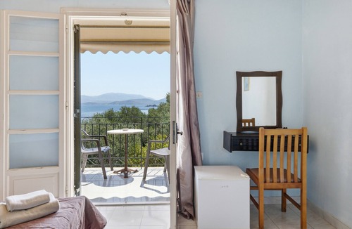Apraos Apartment | Apraos Bay Hotel Room 5 Studio with Sea View, Wi-Fi and Air Conditioning