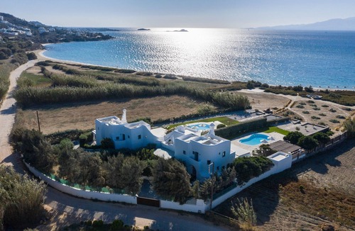Maragas Villa | Aqua Breeze North Villa on the beach