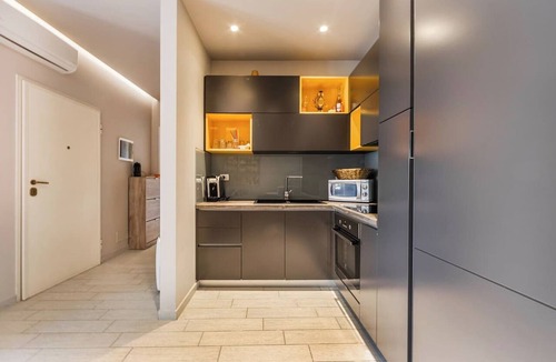 Orikum Apartment | Aquamarine Poolside Apartment | 1BR & Free Parking by PikHost