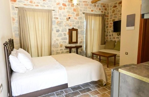 East Mani Resort | Arapis Rooms & Suites