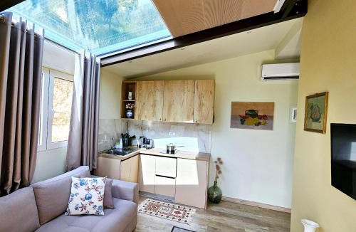 Qeparoi i Siperm Apartment | Aria's Apartment 1