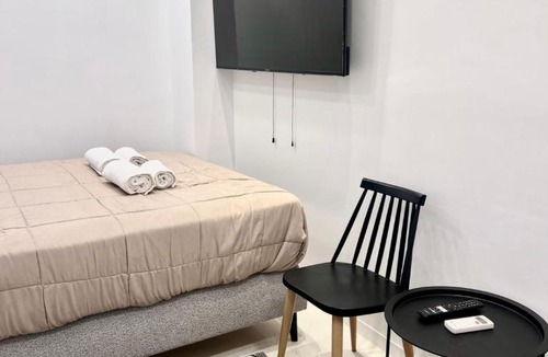 Monastiraki Apartment | Aris Monastiraki Suite by Zeussuites
