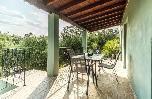 Petaleia House | Armonia Holiday Home Corfu with King size Bed and Private Garden