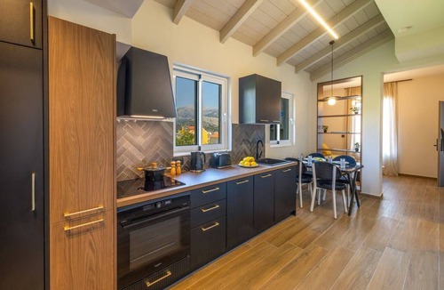 Argostoli Town Apartment | Art Suites Argostoli - Stylish Central Apartment with Balcony