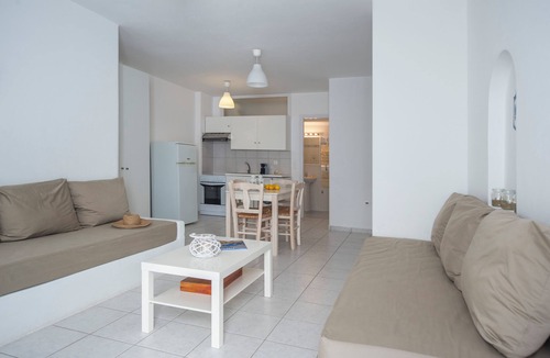 Piso Livadi House | Artemis | 1 Bedroom Apartment with partial mountaView and Patio, Cleopatra Home