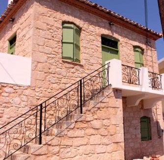 Milos House | Artists' Residence 2 bed, 1 bath