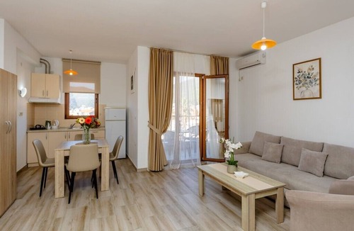 Boreti House | Arvala Apartments - Apartment with Balcony