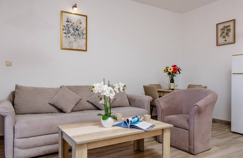 Boreti House | Arvala Apartments - Apartment with Balcony