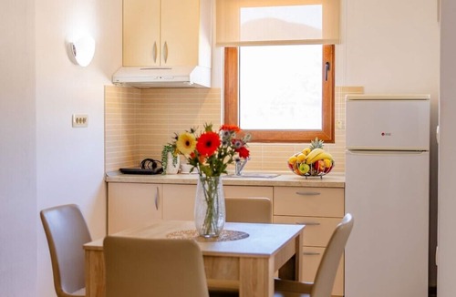 Boreti House | Arvala Apartments - Apartment with Balcony