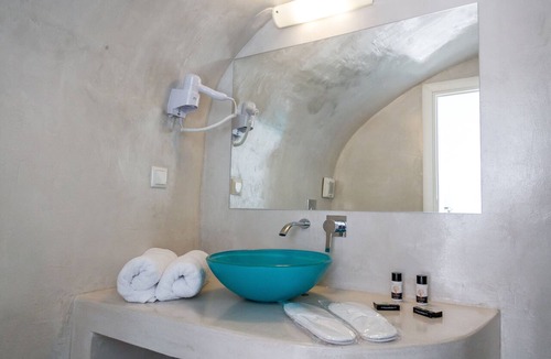Fira House | Asma Suites