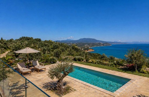 Pylos-Nestoras Apartment | Assini Estate - Panoramic Seaviews by the Pool