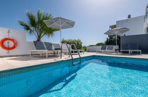 Zipari Villa | ASTERIA PEARL VILLA 2 with Rooftop Jacuzzi