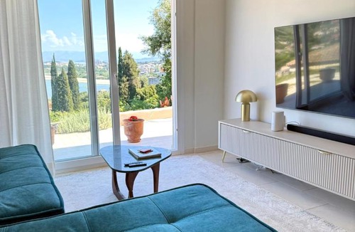 Perama House | At The Top!