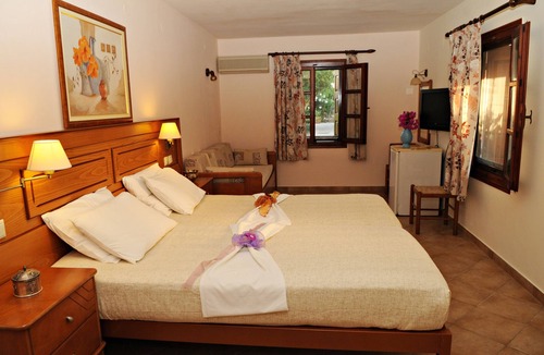 Kokkari Hotel | Athena Beach