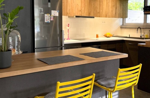 Palaio Faliro Condo | Athenian Coastal Urban Living