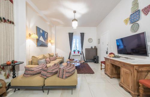 Plaka Villa | Athenian Niche in Plaka Villa by Athenian Homes