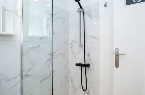Kolonaki Apartment | Athens Central Jacuzzi Retreat