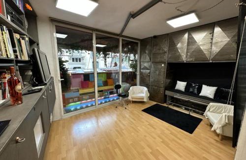 Exarhia Apartment | Athens centre diamond
