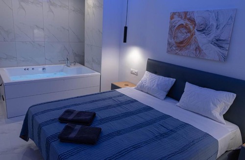 Mousio Apartment | Athens Jacuzzi apartment